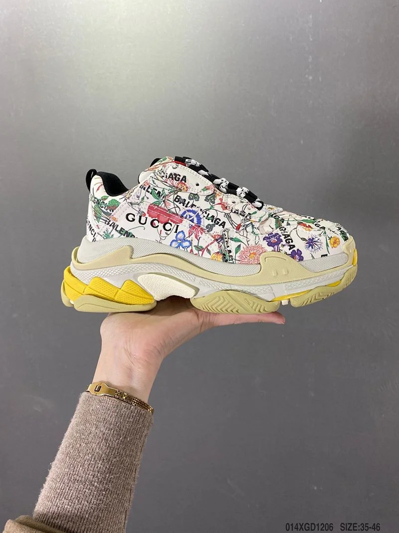 春もの新作グッチ バレンシアガ 偽物 ザ ハッカー プロジェクト “Triple S” スニーカー 681068UL1108461